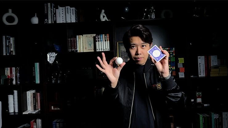 Ball on Card (Blue) by Bond Lee & MS Magic