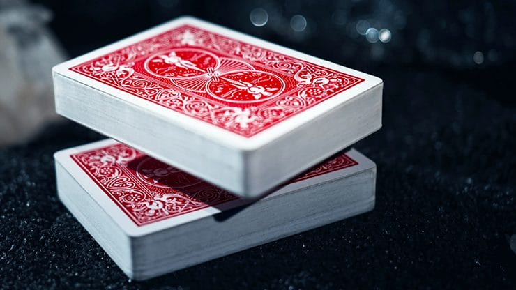 Leviti Deck by PITATA